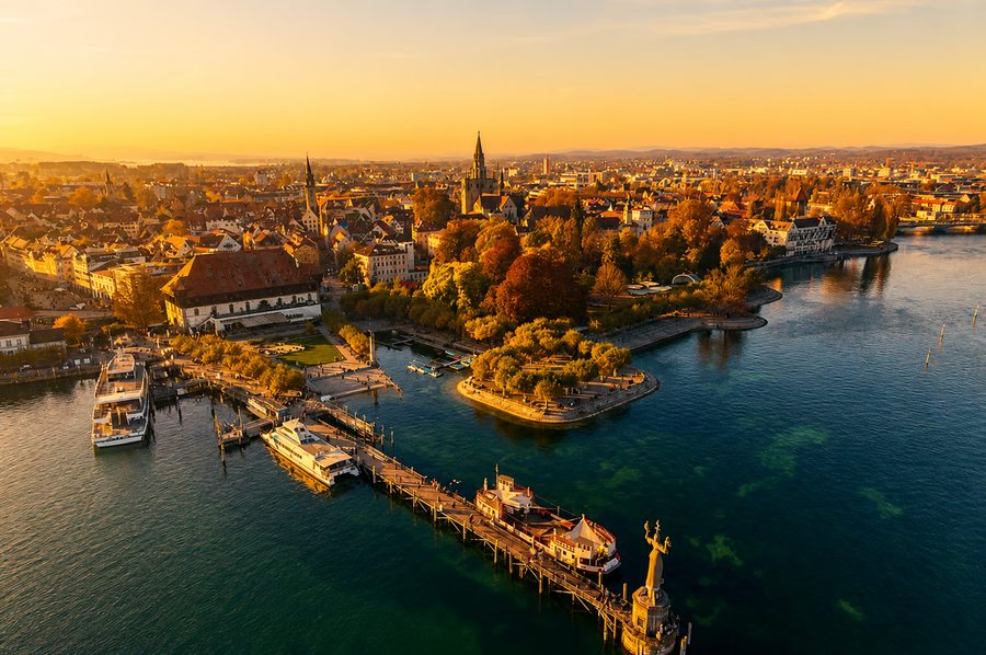 Konstanzer Hafen mit Imperia und Altstadt
